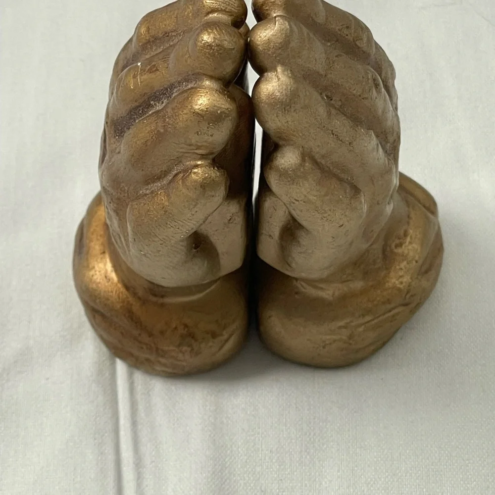 Gold Colored‎ Praying Hands Salt&Pepper Shakers Made in Taiwan